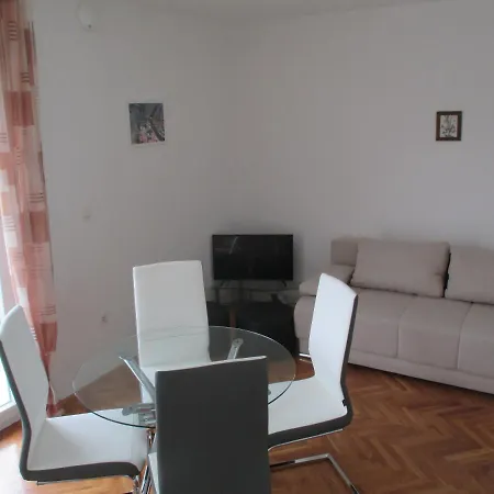 Haus Andre Omis